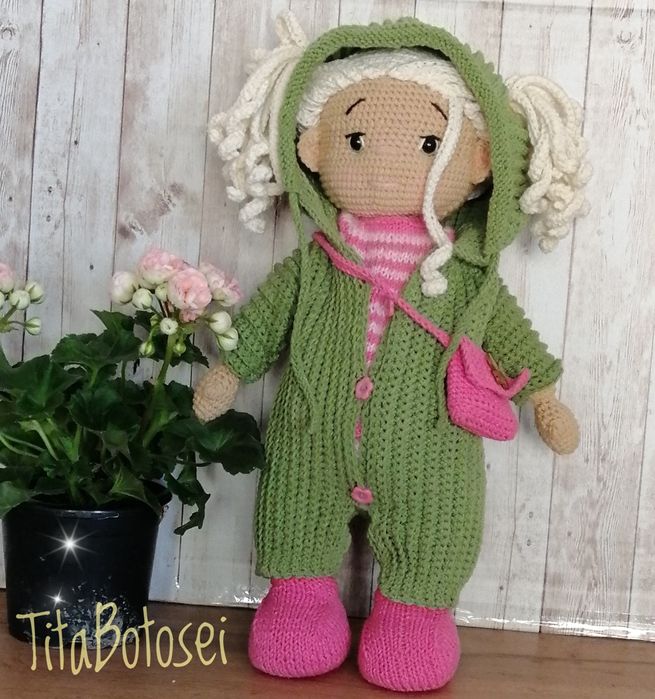 Păpușă croșetata, jucărie handmade, cadou Paște, Crăciun,.