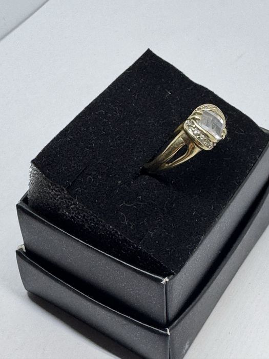 златен дамски пръстен 3.69гр 14к 585