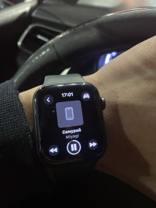 Apple Watch SE  в хорошем состоянии