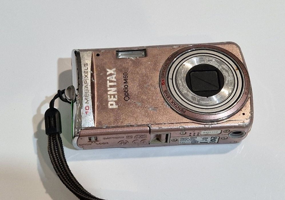 Aparat foto Pentax.  A trecut prin războiul din Iran