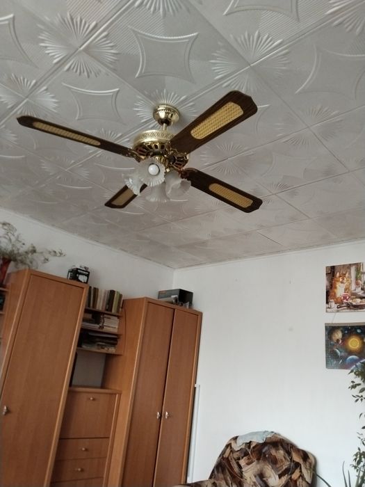 Люстру с вентилятором  все работает.