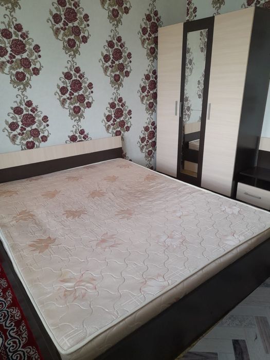 Продам спальный гарнитур