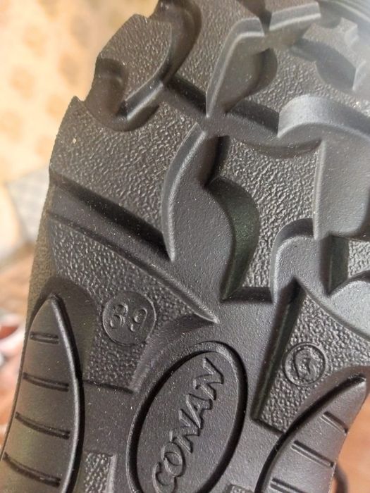 Продам новые ботинки спецобувь