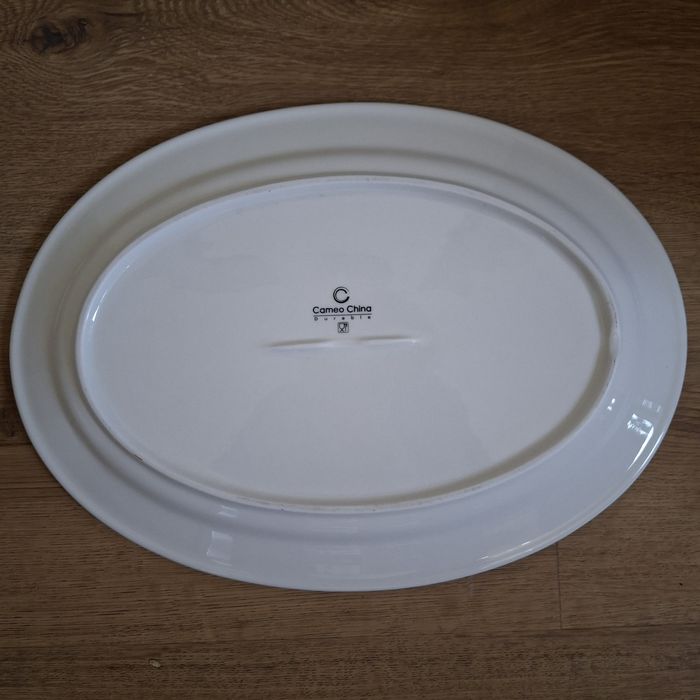 Плата,елипси,чинии, тежък, устойчив порцелан. 
1. Плата 30/ 20см.- 9бр