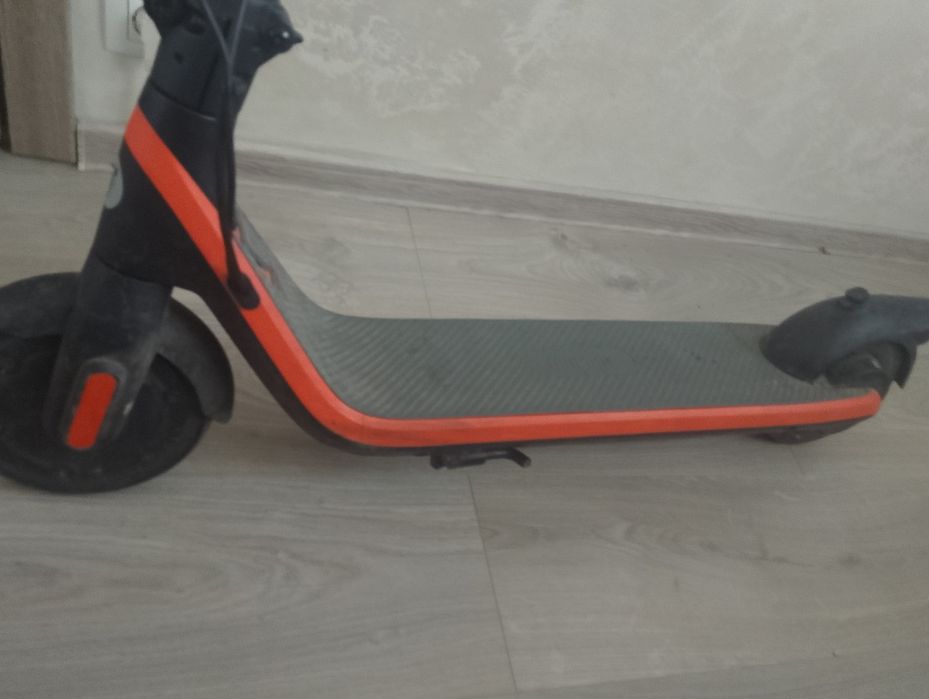 Vând trotinetă electrică segway ninebot 950 sau 1000 de lei