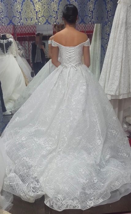 Продам шикарное свадебное платье