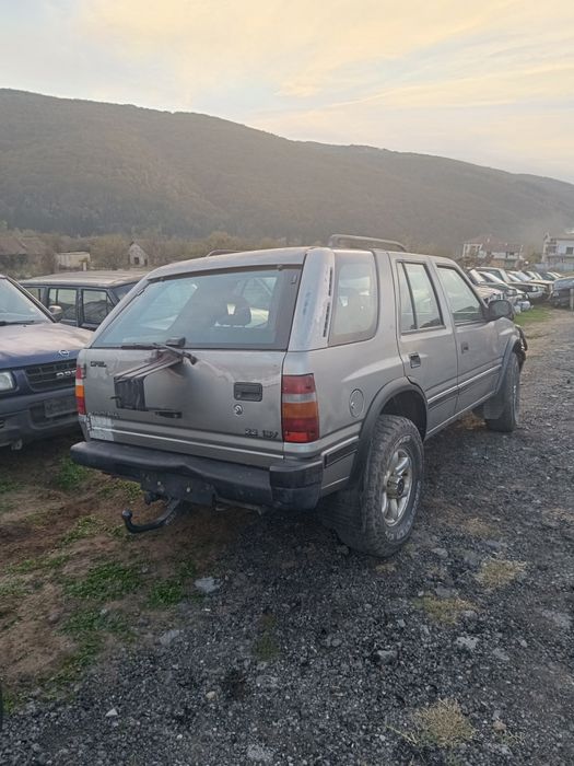 Опел Фронтера А 2.2 бензин 136 коня на части 96 год