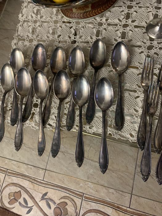 Vand set tacamuri si pahare placate cu argint