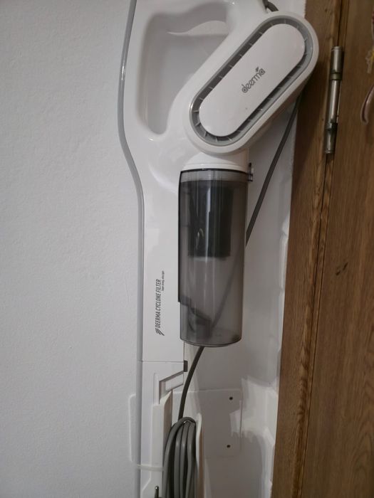 Aspirator Vertical Deerma alb  600W 0,8L