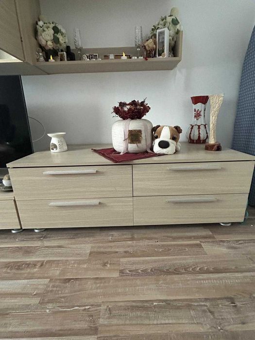 Vand mobila de living in stare buna