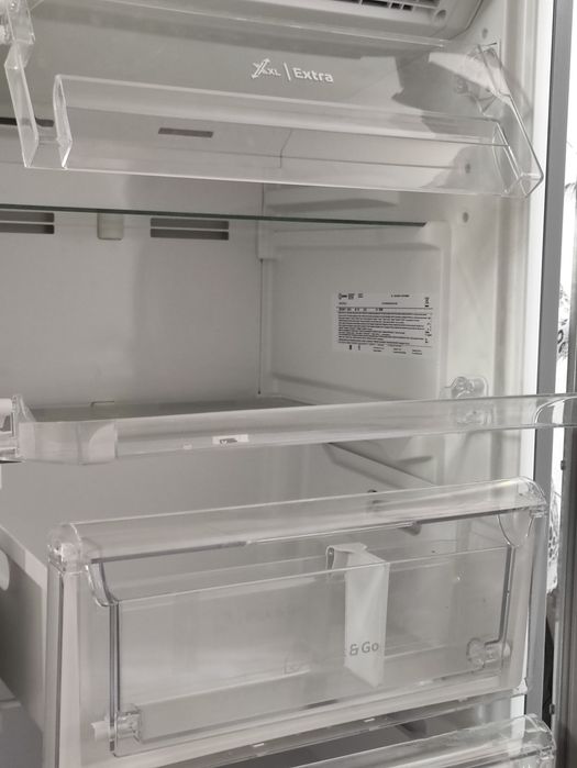 Морозильный шкаф Indesit