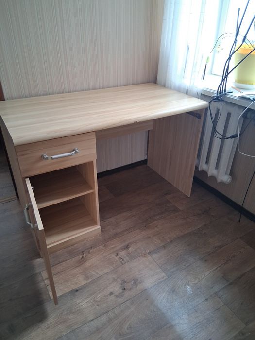 Стол писменный ...