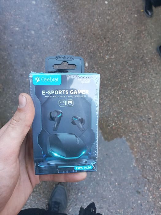 Продам наушники 5000