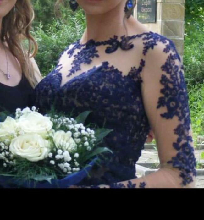 Синя бална рокля