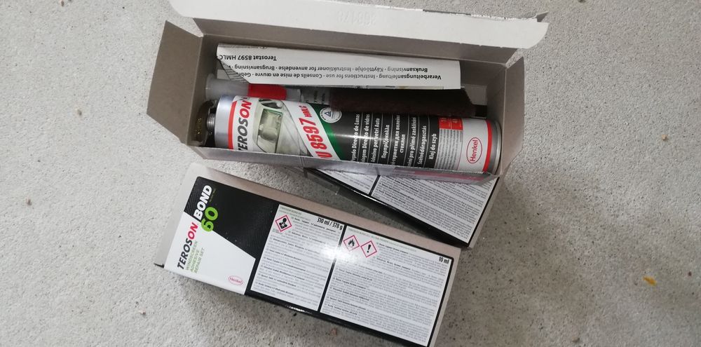 Solutie lipit parbriz, sticla metal