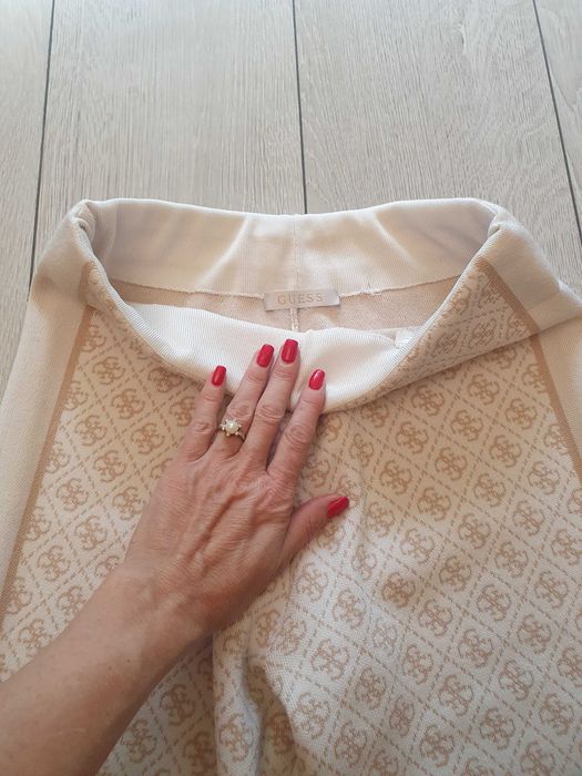 Guess спортен панталон оригинален