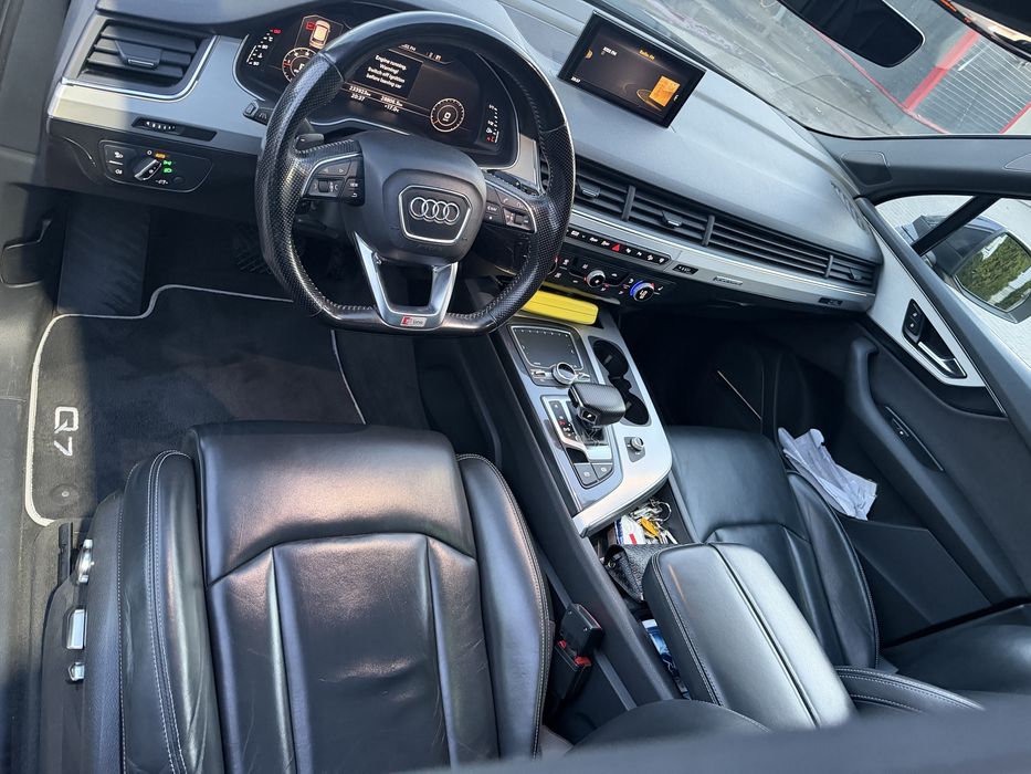 Vand audi q 8 s line