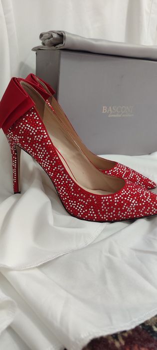 Продаются шикарные туфли BASCONI