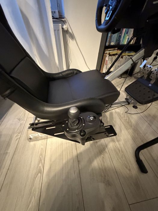 Scaun racing Playseat plus volan Logitech G923 si schimbator