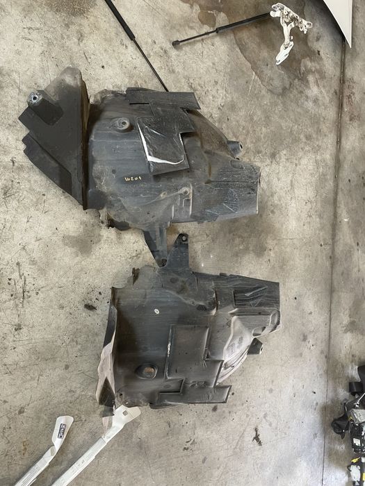 Carenaj roata / aparatoare noroi dreapta Mercedes w204 c class