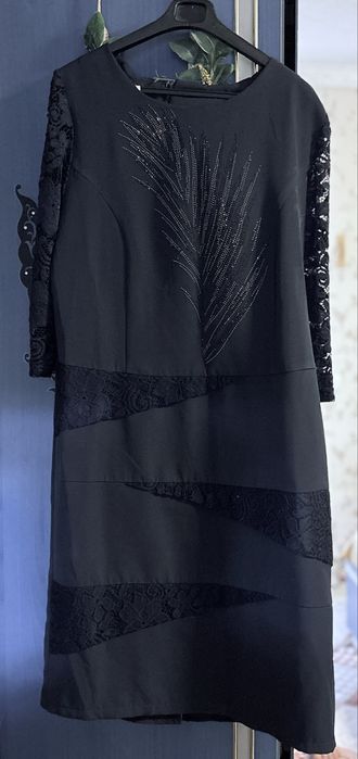 Rochita neagra eleganta