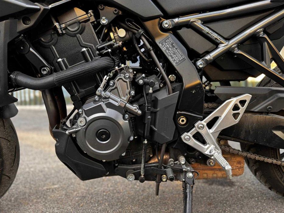 Suzuki GSX-8S (GSX 800)