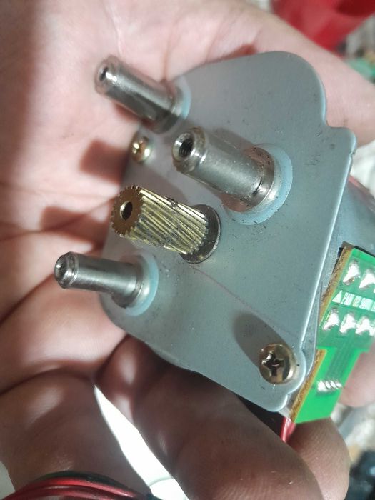 Шагавый двигатель