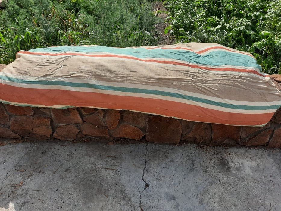 Екі құс төсек сатылады.