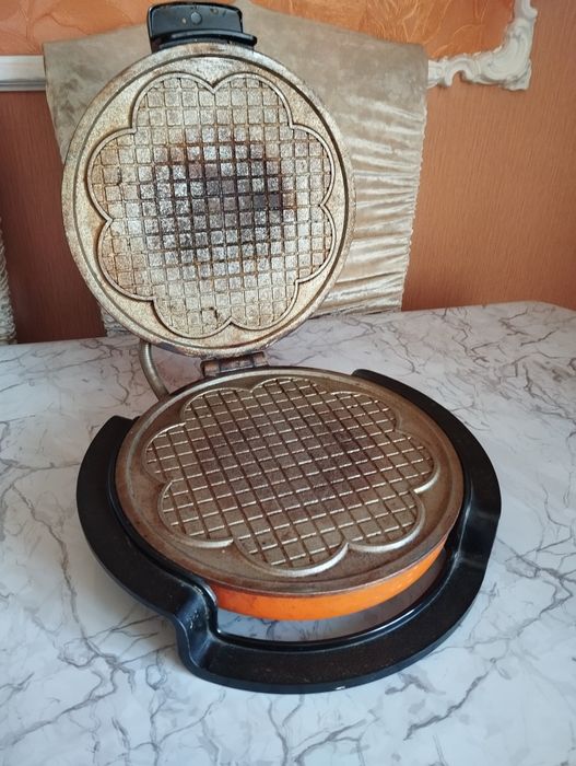 Продам Вафельницу СССР