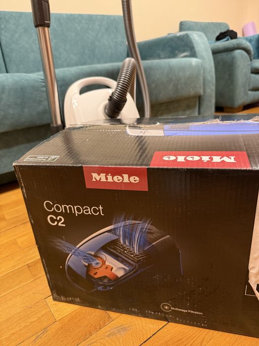 Пылесос Miele Compact C2