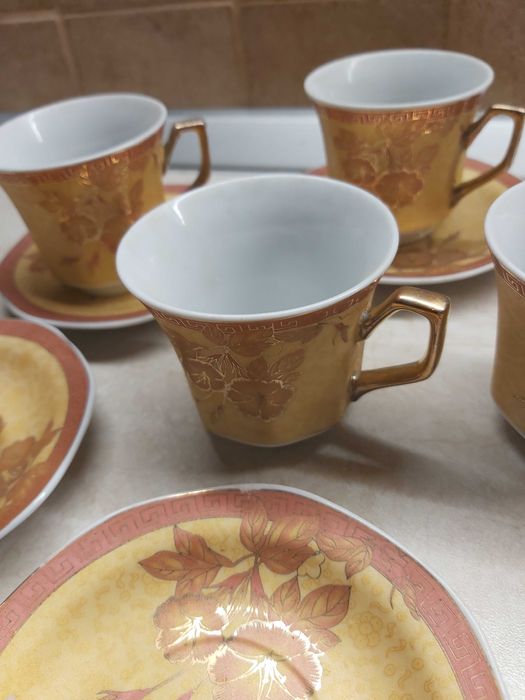 Японски порцелан със златни 24 карата инкрустации