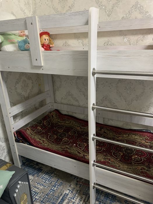Двухъярусная кровать
