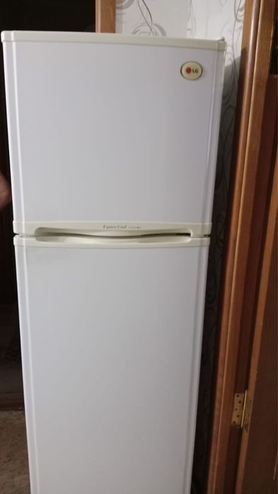 Продам холодильник