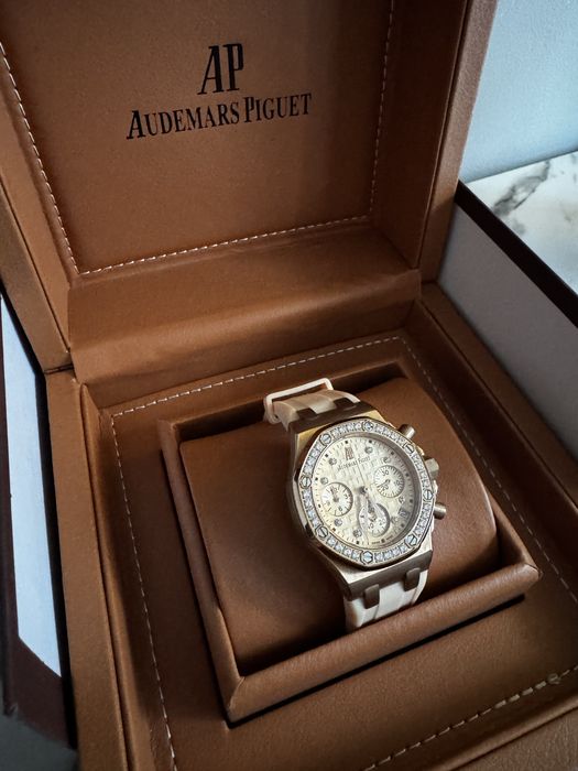 Дамски часовник Audemars piguet