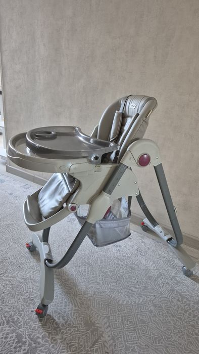 Продам недорого стул для кормления