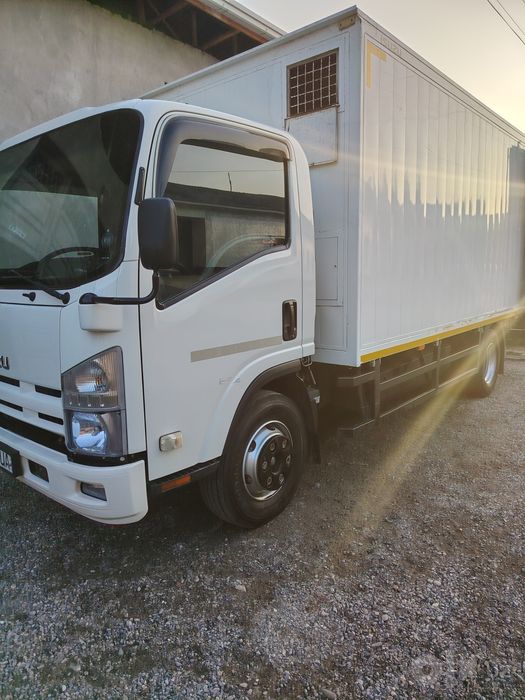 Isuzu yuk avtomobil