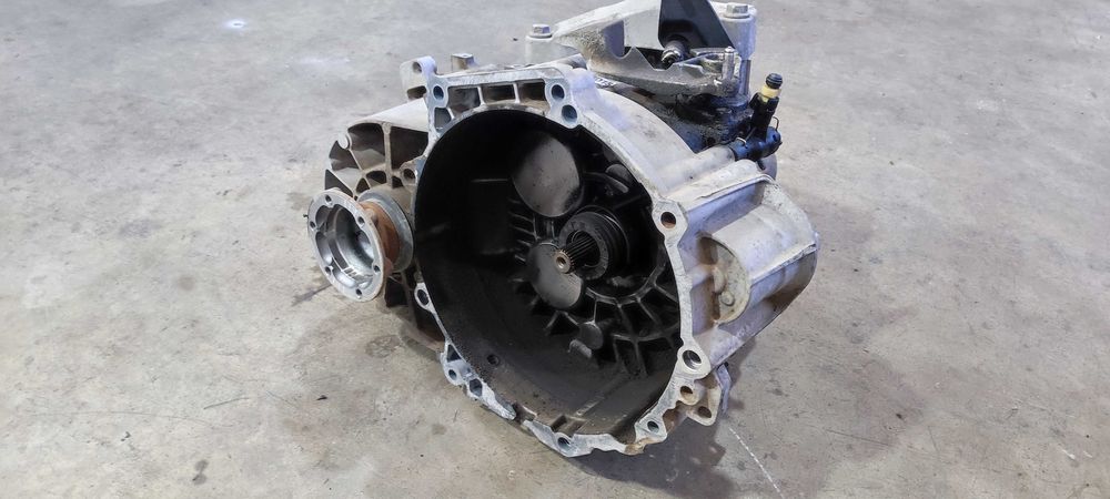 Cutie viteze manuala defecta GFZ volkswagen vw touran 2.0 TDI 150 DFE