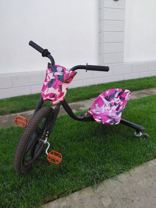 Vand trcicleta cu pedale