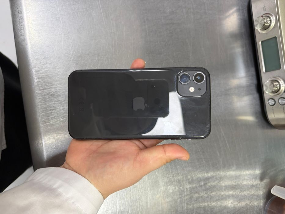 Айфон 11 64 гб 71акб