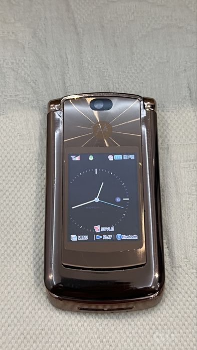 Motorola RAZR2 V9m, Perfectum CDMA