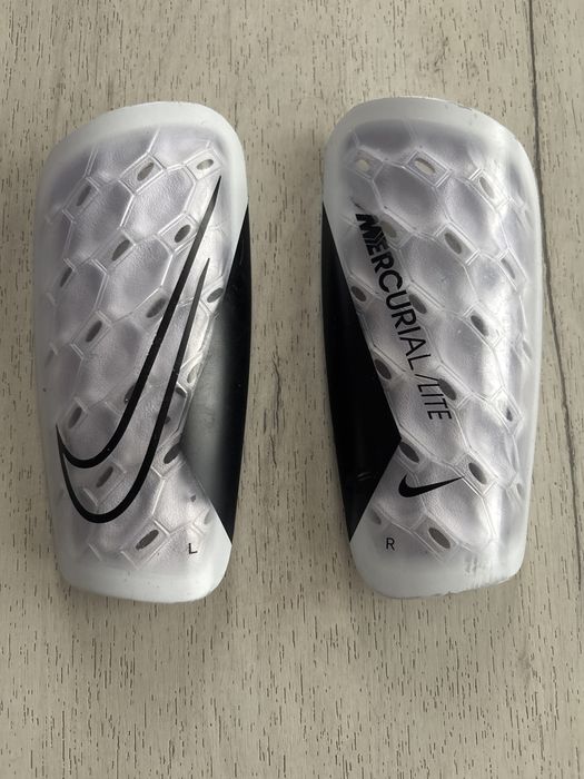 Футболни кори NIKE CHARGE