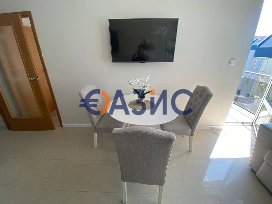 Продава се Двустаен апартамент в Свети Влас - 49 кв.м за 1062 €/кв.м - Снимка #11