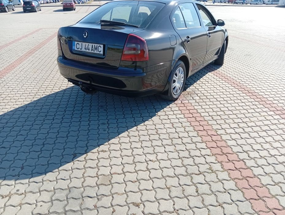 Vând SKODA Octavia