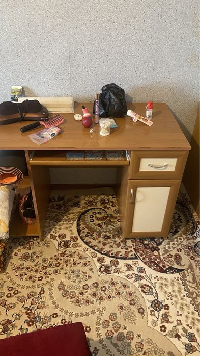 Офисный стол по низкой цене