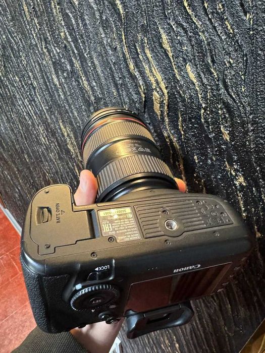 Srochni sotiladi CANON Mark lV