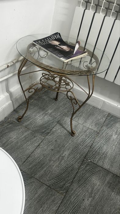 Журнальный столик