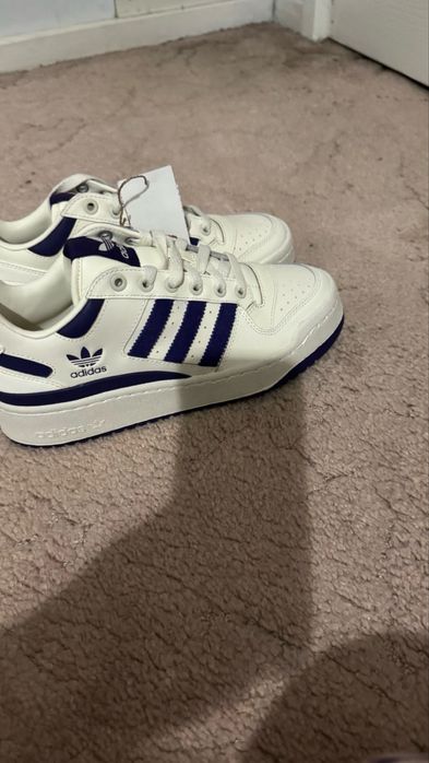 Оригинални чисто нови адидас