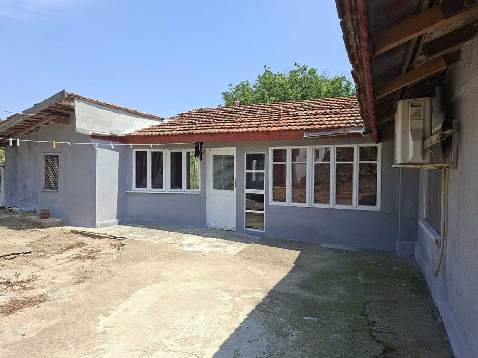 Продавам  каща в село  Сребърна
