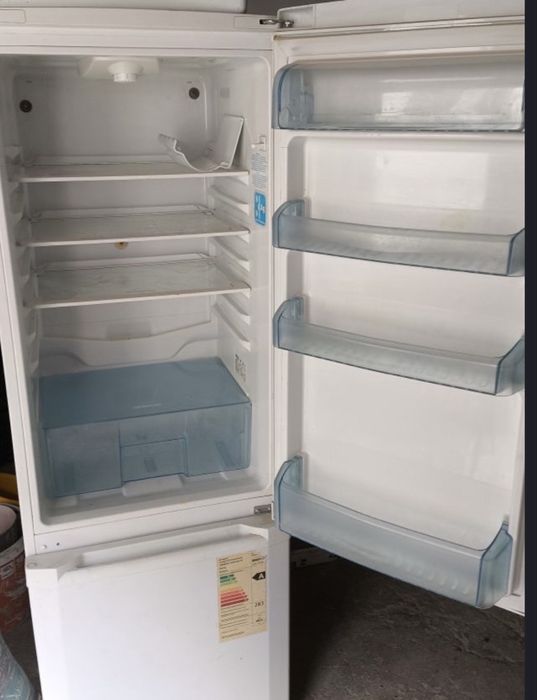 Холодильник отлично работает