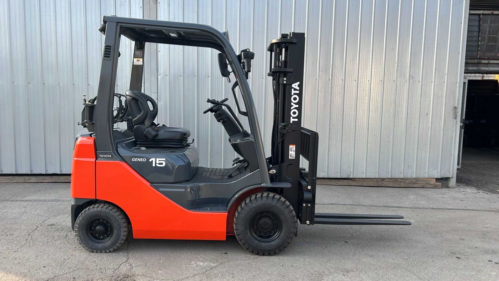 Продам вилочный погрузчик (кара)